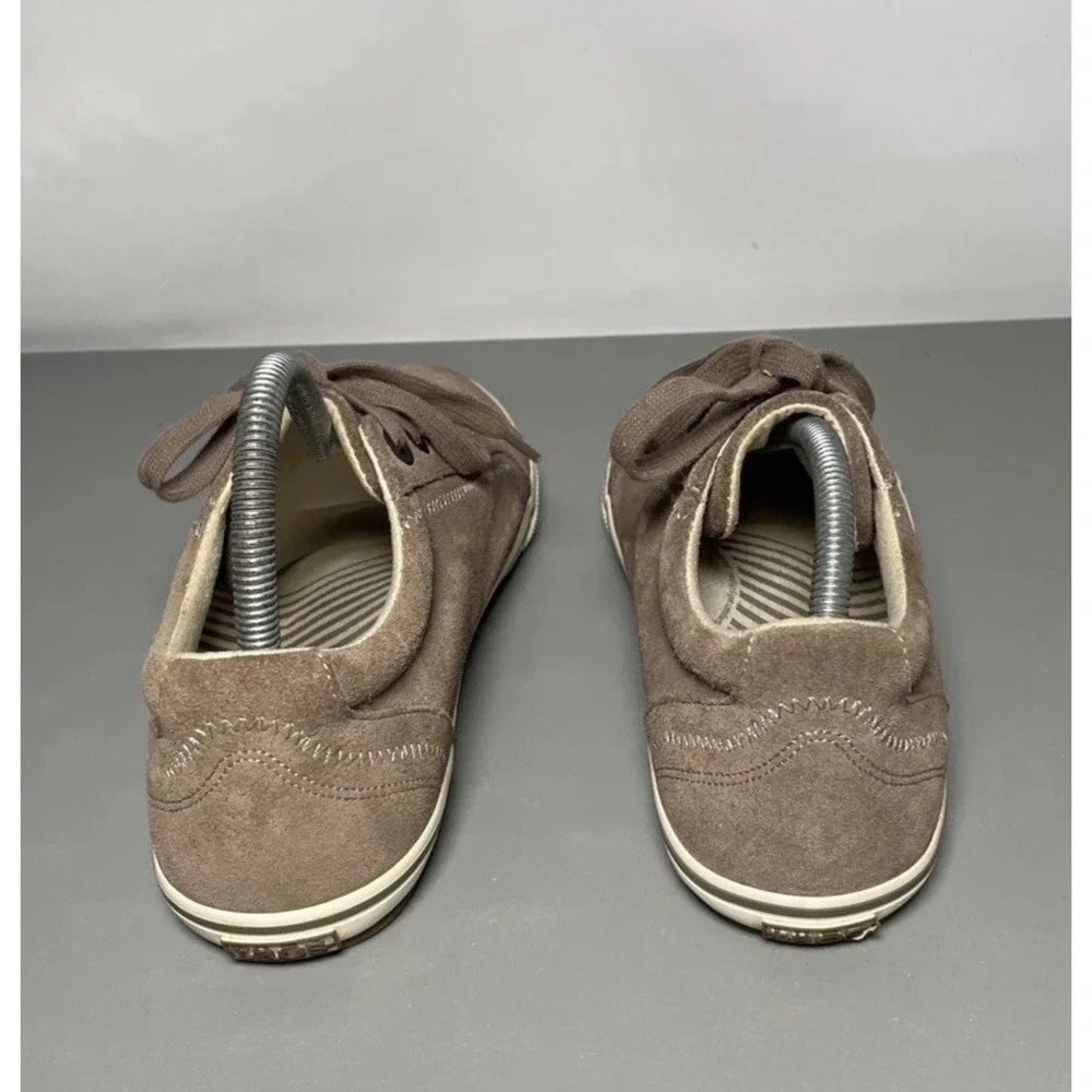 Taos Retro Star Sneakers Womens 9.5 Taupe Suede Low Top Lace Up Comfort Shoes